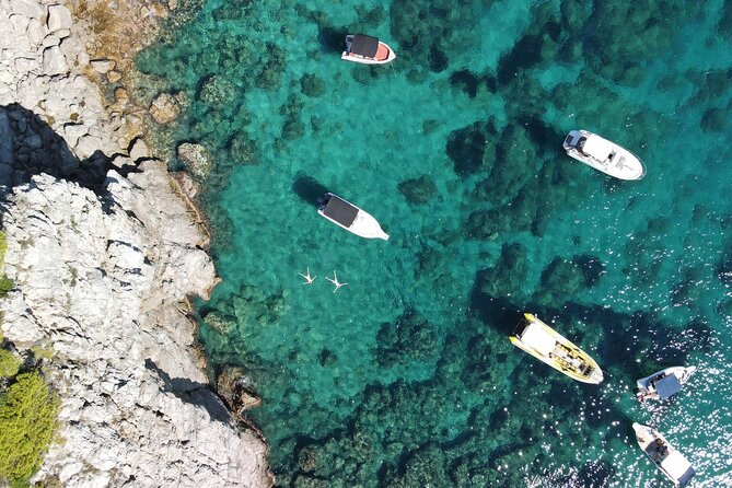 Blue & Green cave,Šunj beach - with drinks small group speedboat - The Green Caves: swimming, passages, and rock jumps