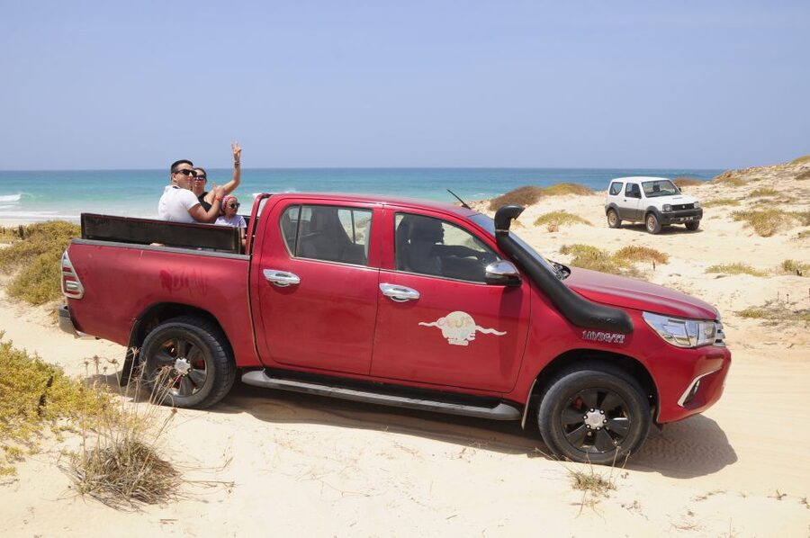 Boa Vista: Santa Monica, Dunes, Caves and Village 4x4 Tour - The long finish at Santa Monica Beach