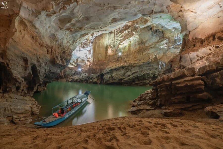 Boat Ride Phong Nha Cave & Vietnam’s Historic Command Cave - The 8:00 pickup from Dong Hoi or Son Trach