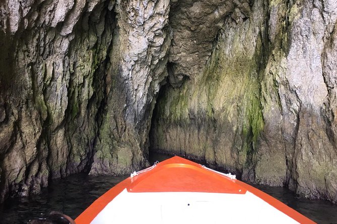 Boat tour of Ortigia Island and sea caves - The island circuit and changing coastal views