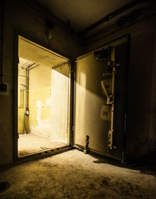 Bremen: Underground Guided Tour - Choose between Unterwelten 1 and Unterwelten 2