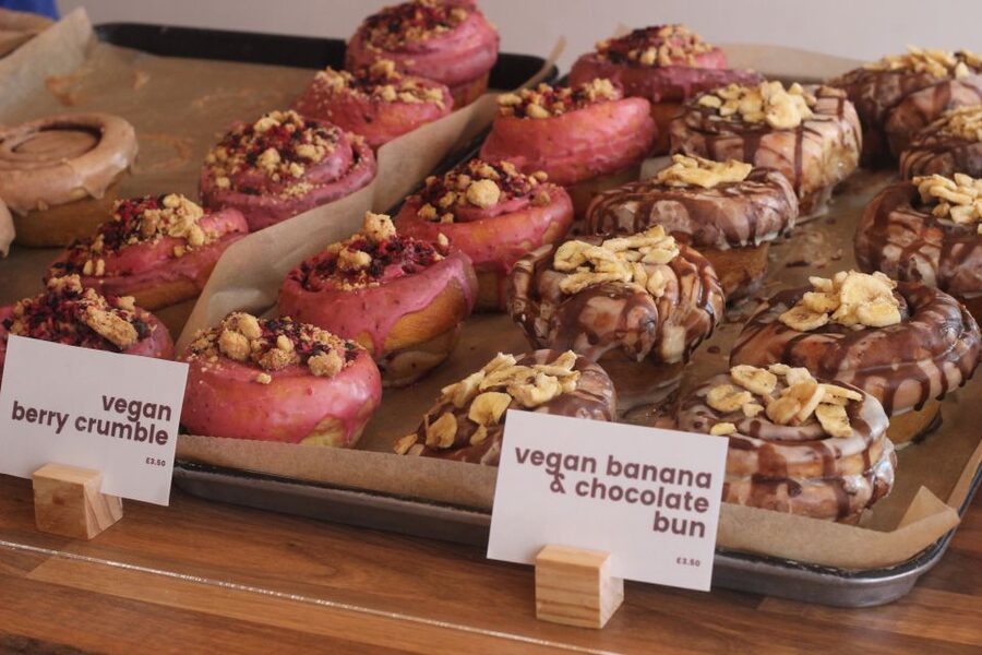 Brighton Delicious Donut Adventure by Underground Donut Tour - How much walking and food should you expect?