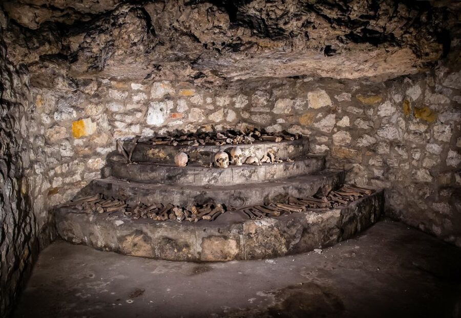 Budapest: Buda Castle Cave Tour - What lies beneath Buda Castle