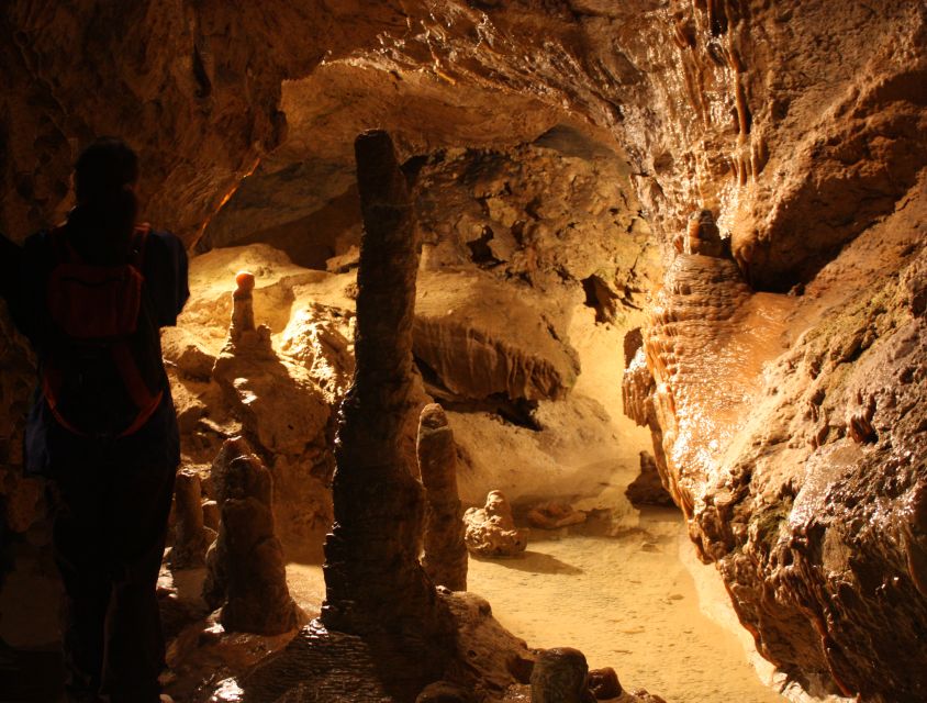 Budapest: Semlő-hegyi & Pál-völgyi Caves Guided Walking Tour - Fitness, clothing, and comfort