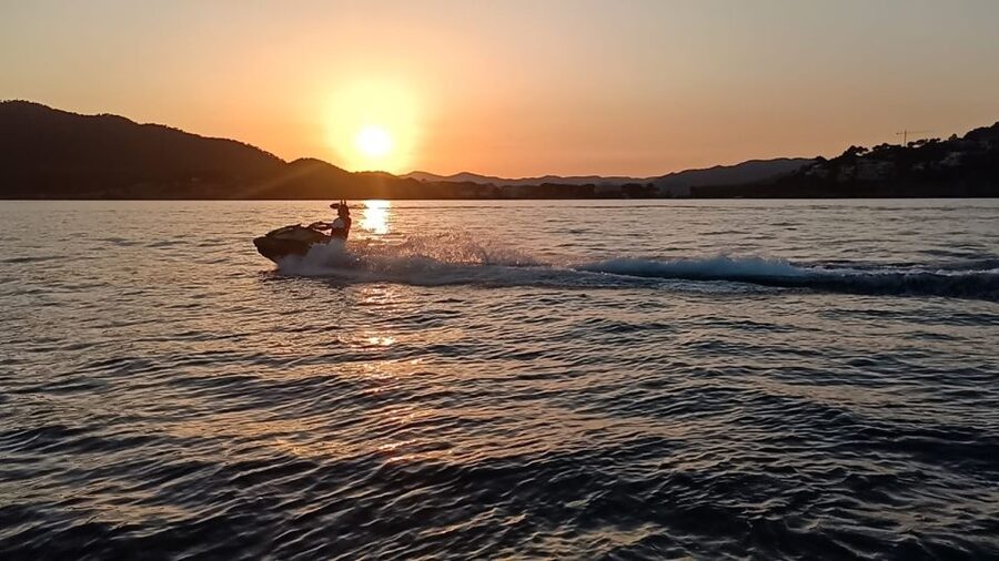 Cala Millor: Jetski Tour of Sea Lion Cave or Caves of Artà - Riding from Cala Bona toward Cala Millor