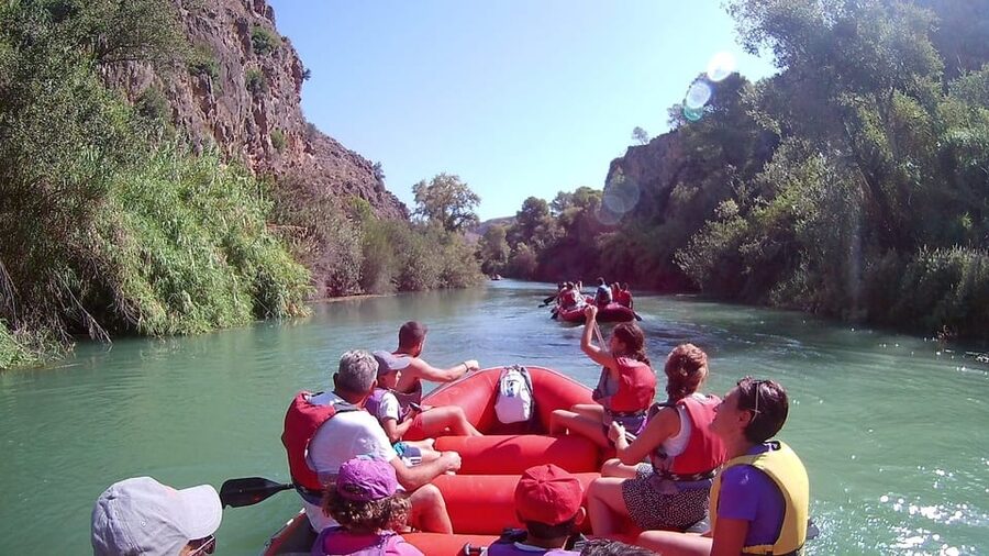 Calasparra: Almadenes Canyon Rafting Tour & Visit 3 Caves - Practical planning for the morning