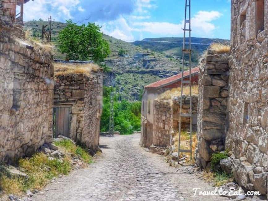 Cappadocia: Green Tour with Underground City & Ihlara Valley - Kaymaklı Underground City is the day’s most unusual visit