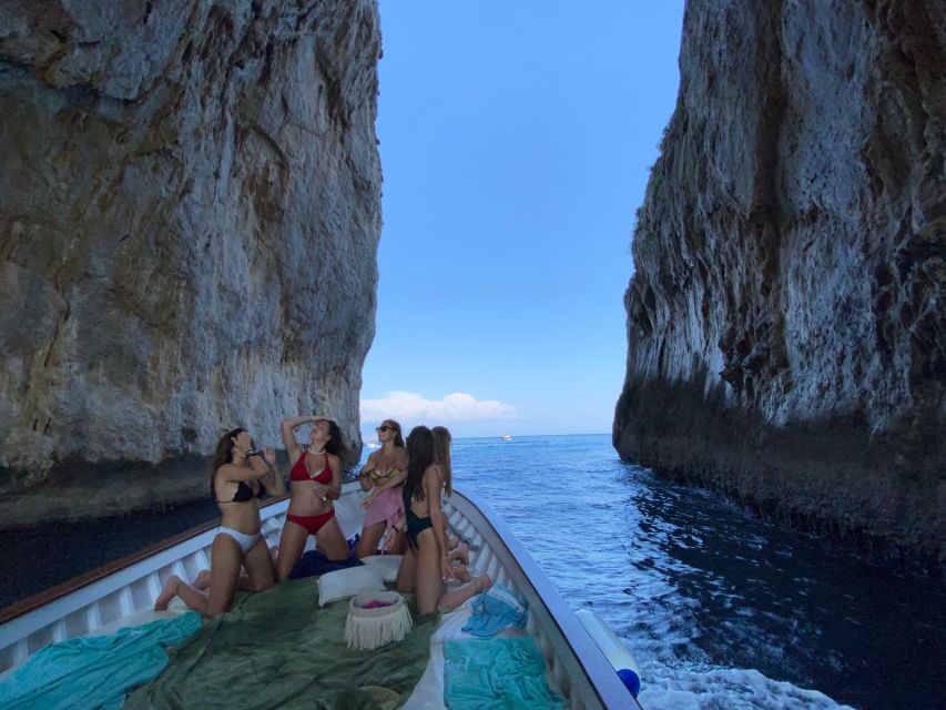 Capri: Island and Grottos Boat Cruise with Snacks and Drinks - Starting at Marina Grande with an easy meeting point