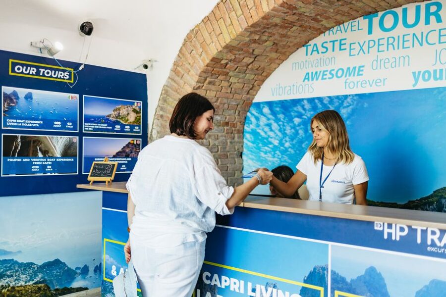 Capri: Island Boat Trip with Grottos - White Grotto and Green Grotto