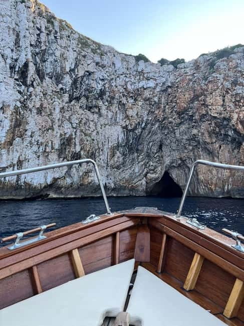 CASTRO-MALEPASSO: 3H CAVES BOAT TOUR WITH APERITIVE - A Salento aperitivo on the water