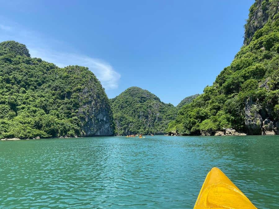 Cat Ba: Lan Ha and Ha Long Bay Boat Tour with Kayaking, Cave - Ba Trai Dao Beach and the snorkeling stop