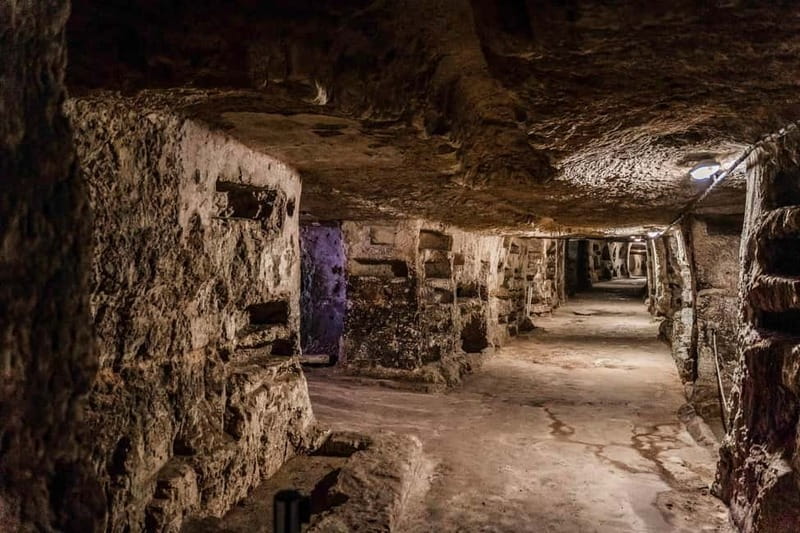 Catacomb of St. John: Entrance ticket and guided tour with VR viewer - Rotundas, tunnels, and the shape of early Christian worship