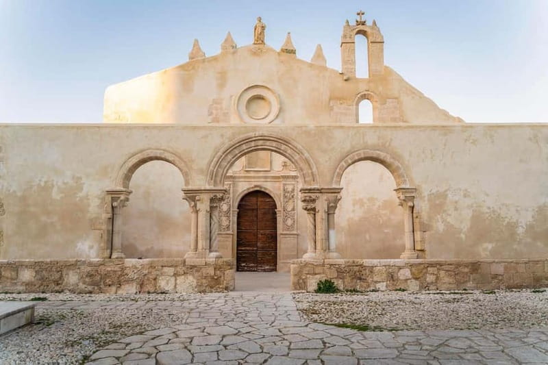 Catacomb of St. John: Entrance ticket and guided tour with VR viewer - The main gallery and its thousands of burials
