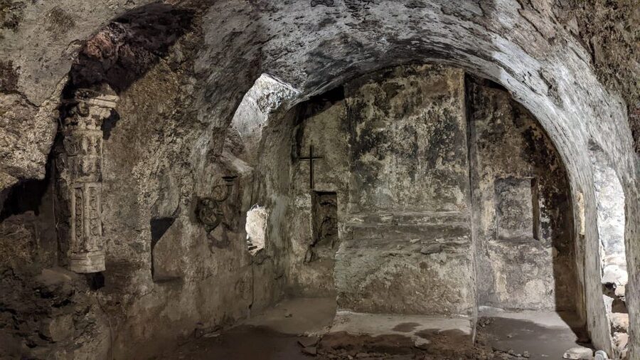 Catania: Underground Catania Tickets and Guided Tour - Following the Amenano underground river