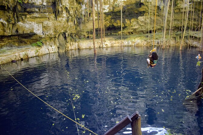 Chichen-itza & Cenote Private Tour - Lunch at the hacienda-style complex