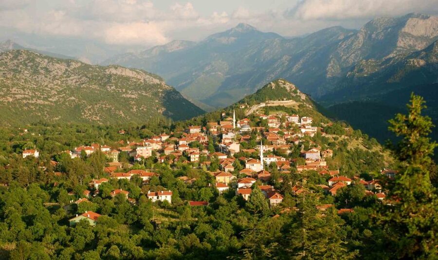 City of Side: Altinbesik Cave & Ormana Tour w/ Boat & Lunch - Inside Altinbesik Cave National Park