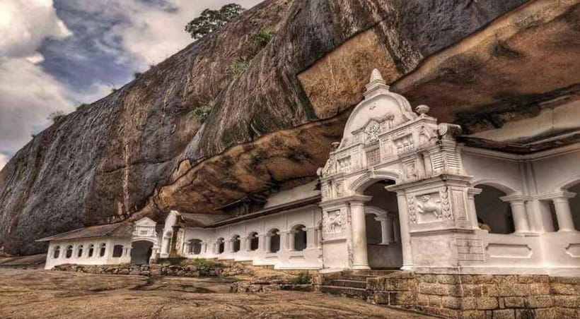 Colombo: Sigiriya, Dambulla Caves, & Wildlife Day Tour - Climbing Sigiriya’s 1,300 steps