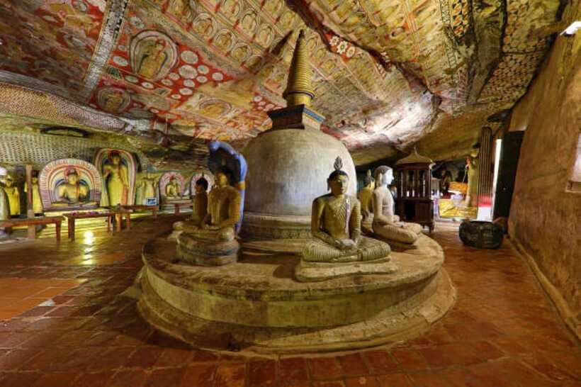 Colombo: Sigiriya, Dambulla Caves, & Wildlife Day Tour - A village lunch and fruit tasting near Sigiriya