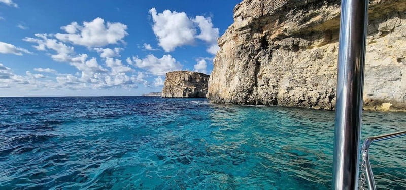 Comino: Blue Lagoon, Crystal Lagoon and Sea Caves Boat Tour - Blue Lagoon: beautiful, famous, and crowded