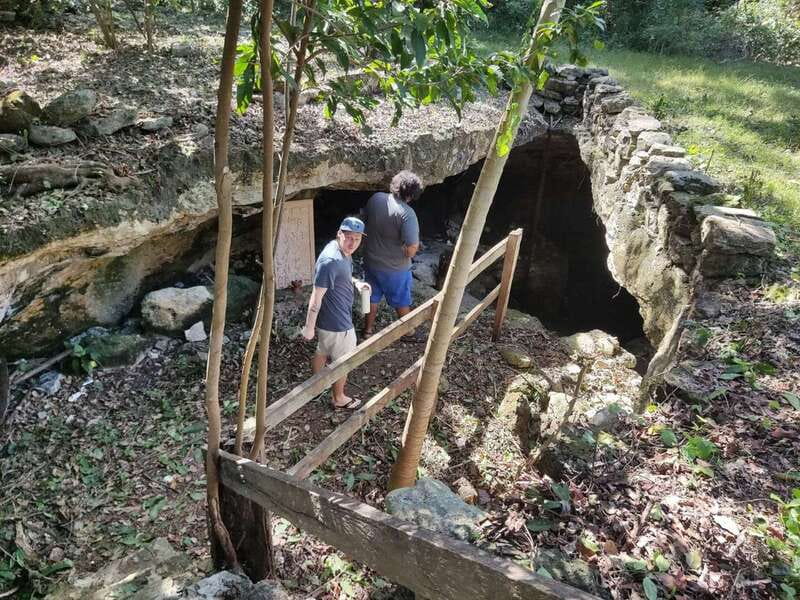 Cozumel: 5-Hour Private Caves and Ruins Tour with Lunch - Chen Rio Beach and the crocodile lagoon