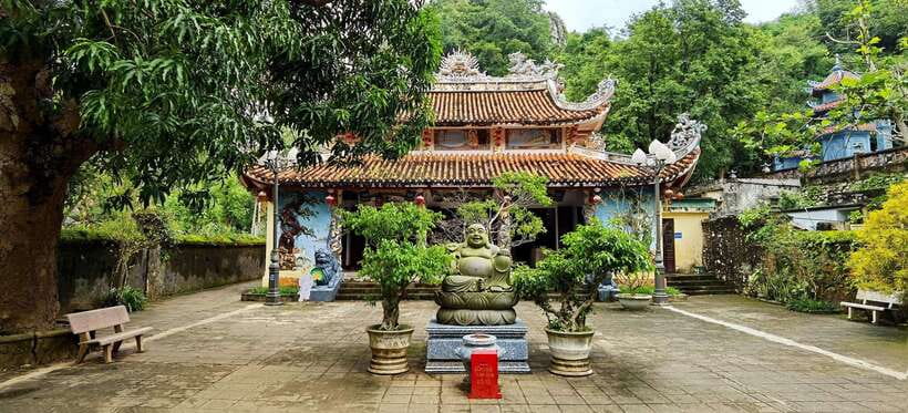 Da Nang/Hoi An: Marble & Monkey Mountains with Am Phu Cave - The marble village and its mixed appeal