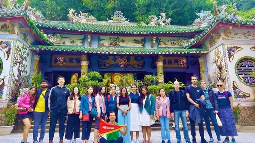 DaNang/HA: Lady Buddha, Marble Mountain & Am Phu Caves Tour - A local food break in Da Nang