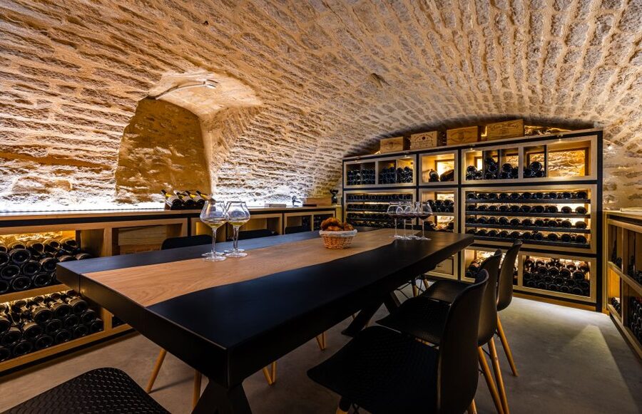 Dijon: La Cave du Palais Burgundy Wine Tasting Experience - Six wines from regional bottles to Grand Cru