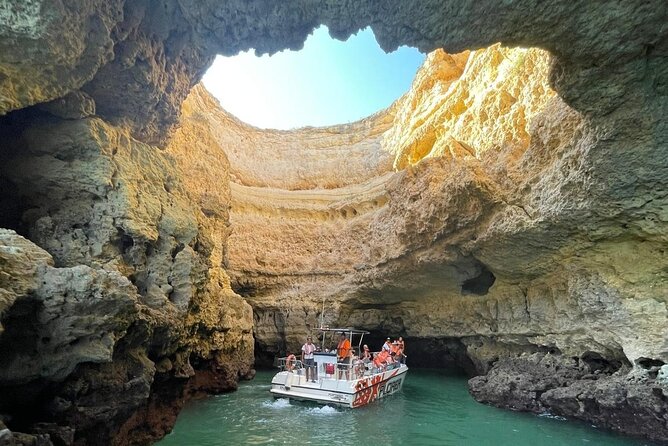Dolphin Watching and Caves Cruise - Practical tips for a better outing