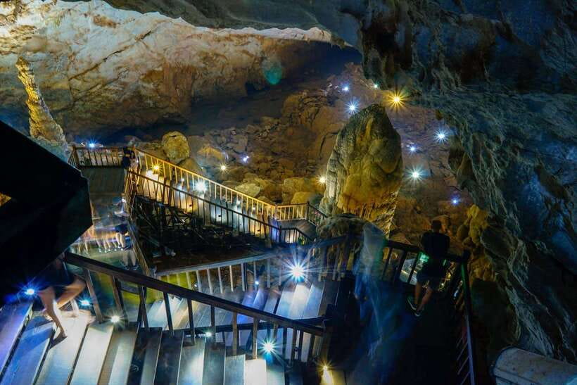 Dong Hoi/Phong Nha: Paradise Cave - Phong Nha Cave Tour - Paradise Cave: a long walk through limestone formations