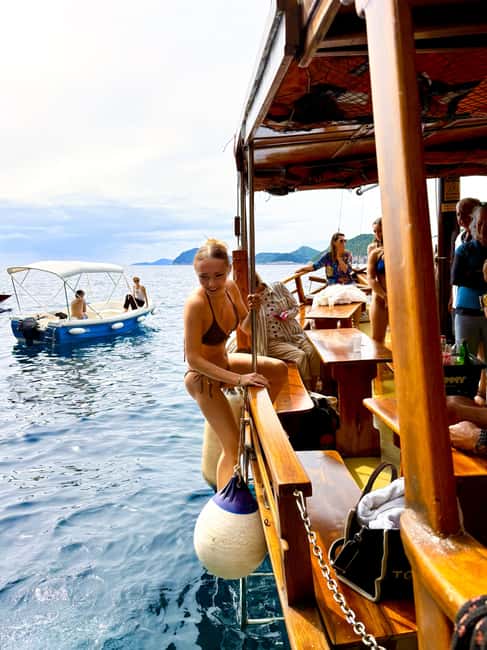 Dubrovnik: 6 hours Blue cave & Elaphiti with optional lunch - The Blue Cave requires a real swim