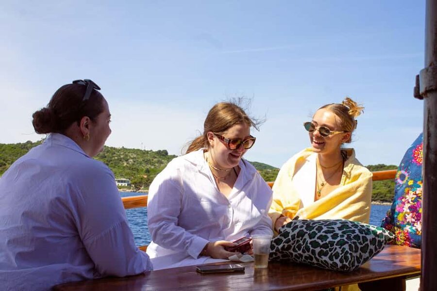 Dubrovnik: 6 hours Blue cave & Elaphiti with optional lunch - Kolocep: a calm first taste of island life