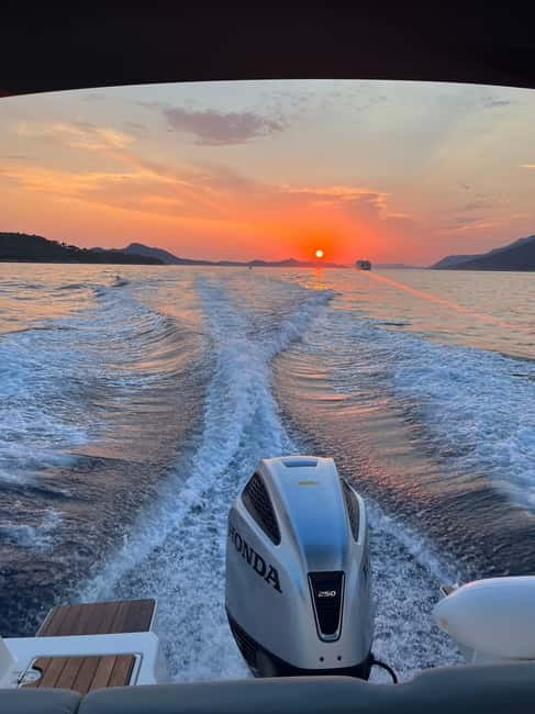 Dubrovnik: Blue Cave, Green Cave & Sunj Beach Speedboat Tour - Sunj Beach on Lopud: sand, food and a slower hour