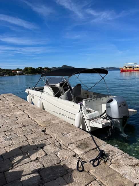 Dubrovnik: Blue Cave, Green Cave & Sunj Beach Speedboat Tour - Setting off from Dubrovnik by speedboat