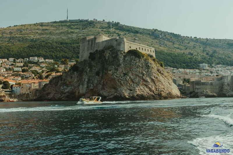 Dubrovnik: Morning Blue Cave speedboat tour with drinks - Exploring the Three Green Caves