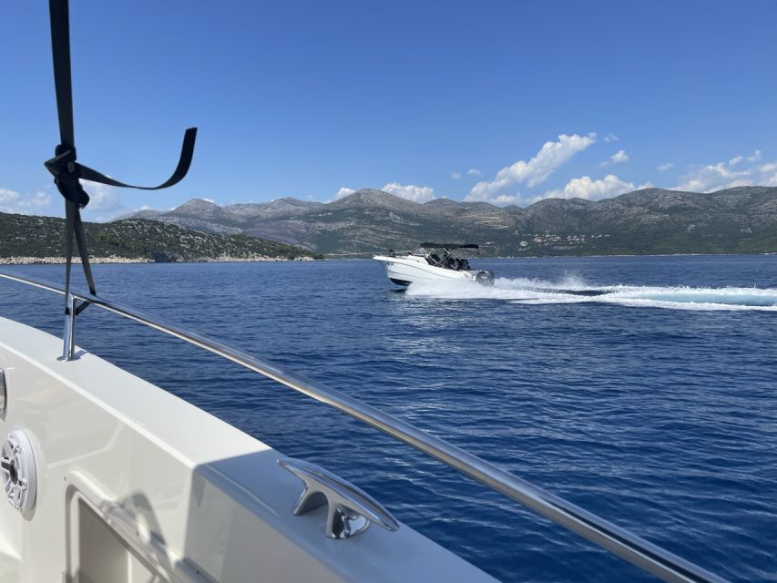 Dubrovnik: Private Elaphiti Islands and Blue Cave Tour - Pickup in Dubrovnik and setting out from the port