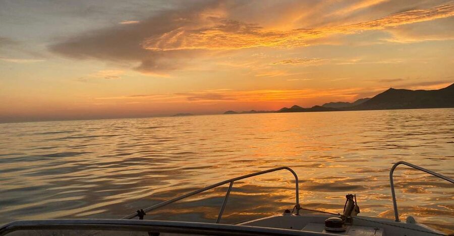 Dubrovnik: Romantic Sunset Cruise & Cave Visit with a Local - Why this short cruise works so well in Dubrovnik