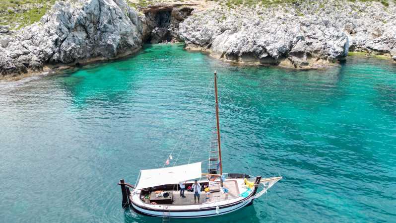 East Palermo: boat tour among caves and breathtaking landscapes - Setting out from Porticello toward Solanto Castle