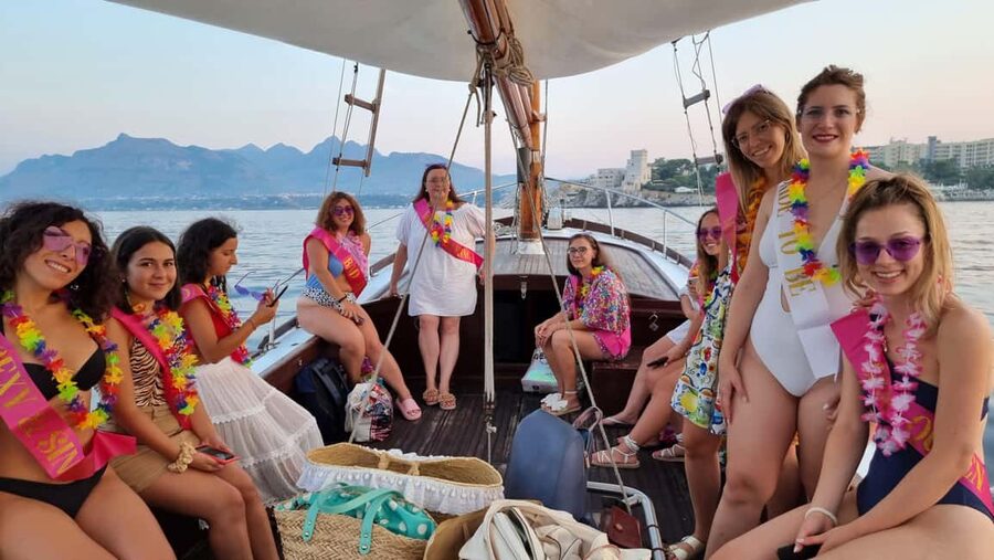 East Palermo: boat tour among caves and breathtaking landscapes - Arco Azzurro makes a memorable photo stop