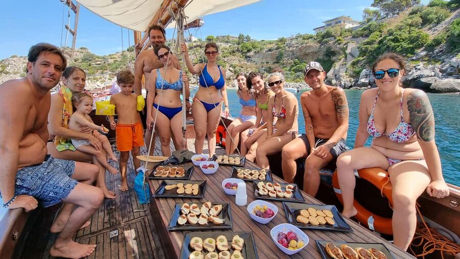 East Palermo: boat tour among caves and breathtaking landscapes - What the five-hour timing means