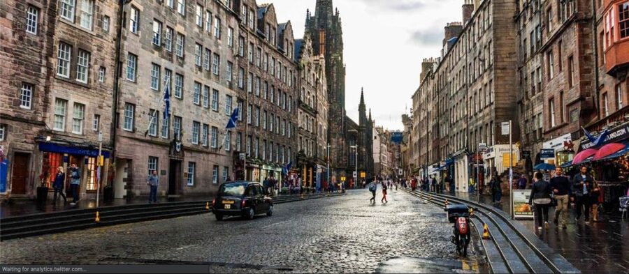 Edinburgh: Extreme Paranormal Underground Ghost Tour - Starting on the Royal Mile after dark