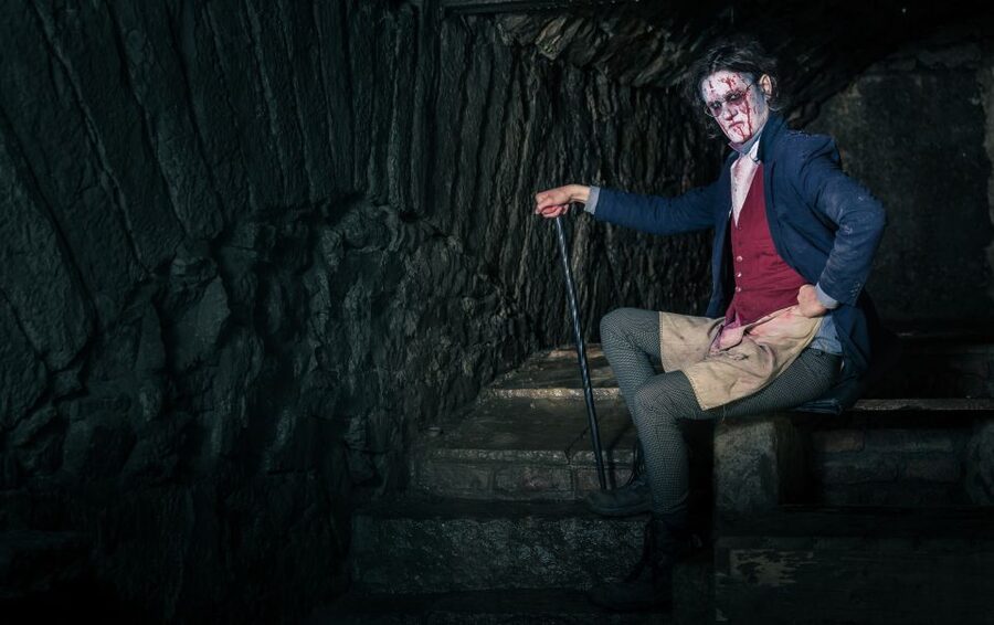 Edinburgh: Extreme Paranormal Underground Ghost Tour - What to wear and who should book