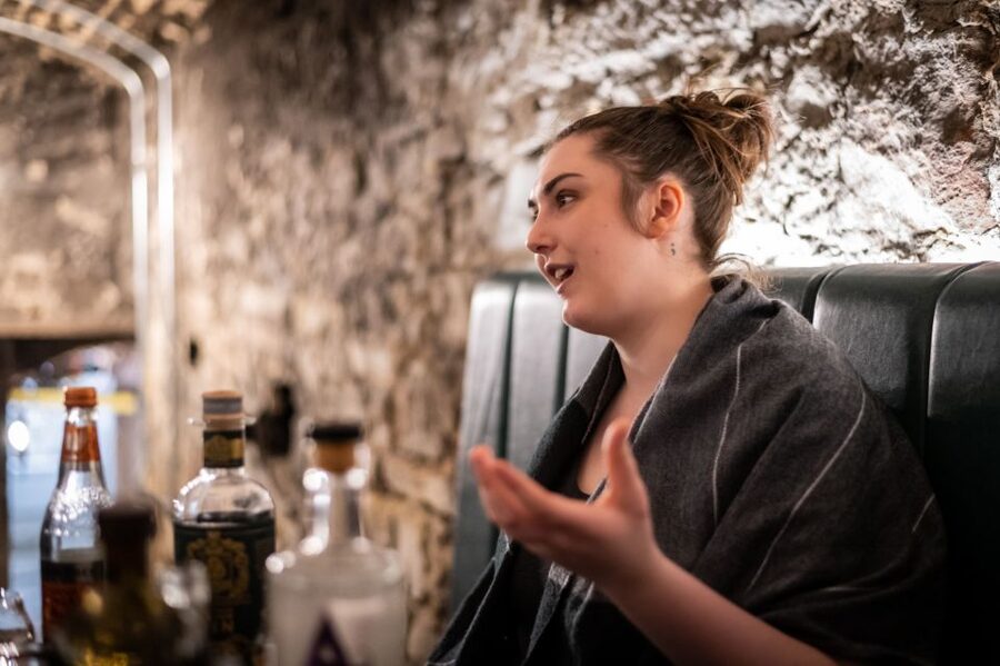Edinburgh: Gin Tasting at Underground Venue - The opening story: gin, Scotland, and an old underground room