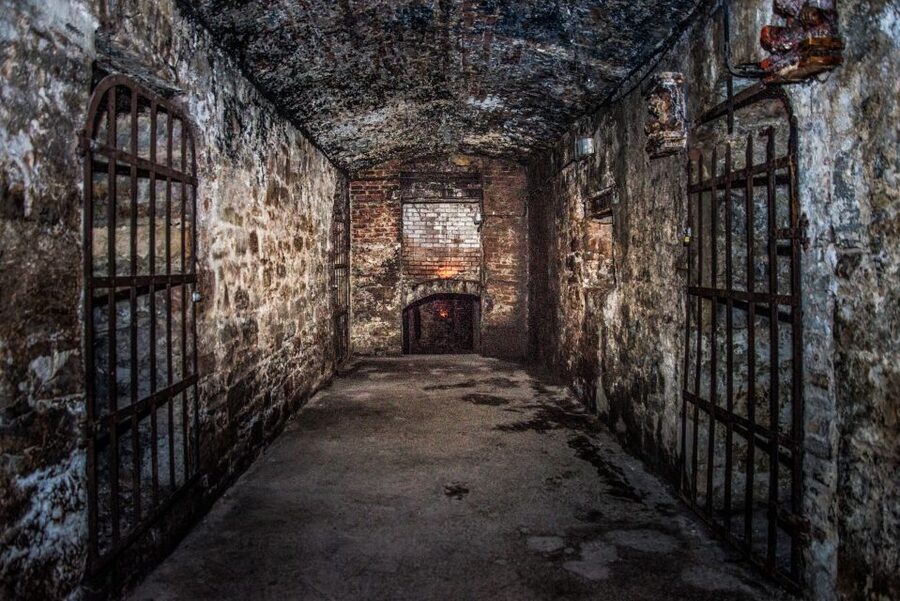 Edinburgh: Haunted Underground Vaults and Graveyard Tour - Who should book this Edinburgh tour?
