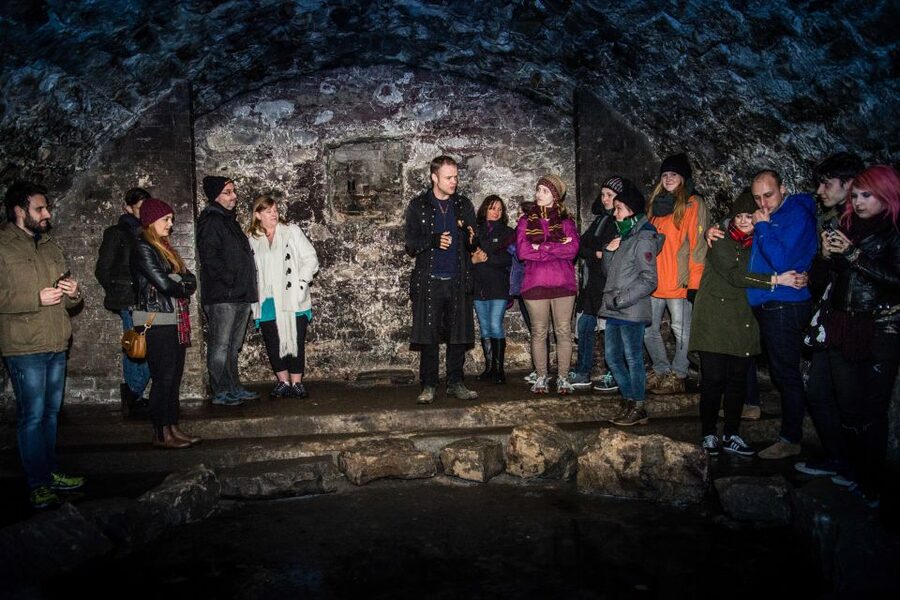 Edinburgh: Late-Night Underground Vaults Terror Tour - Who should book this Edinburgh vault tour?