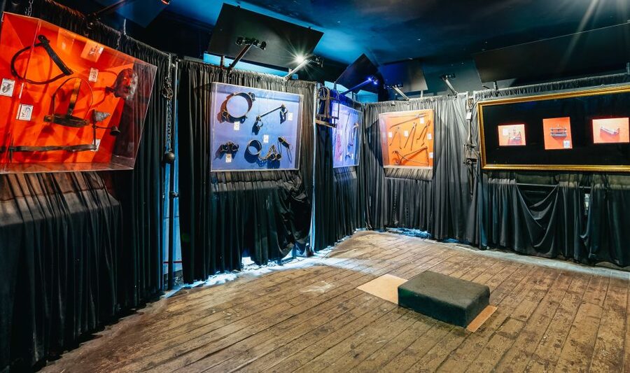 Edinburgh: Late-Night Underground Vaults Terror Tour - The Torture Exhibition and its grim lessons