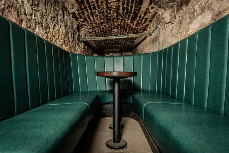 Edinburgh: The Lost Close Underground Scotch Whisky Tasting - Meeting below Edinburgh’s Royal Mile