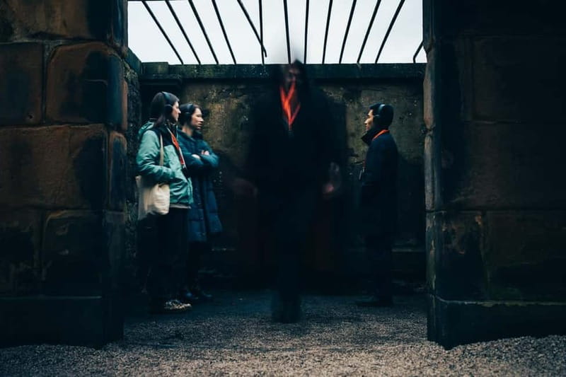 Edinburgh: Underground Vaults and Graveyard Evening Tour - Five things to know before you go