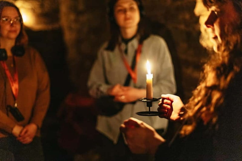 Edinburgh: Underground Vaults Evening Ghost Tour with Whisky - Who should book this experience?