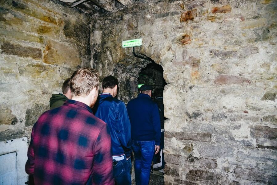 Edinburgh: Underground Vaults Tour - Why the guide matters so much