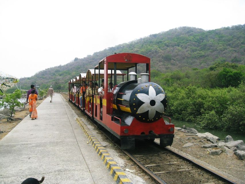 Elephanta Cave Tour with Bollywood Tour - Exploring the Elephanta Caves